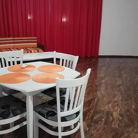 Appartement Doinovi *