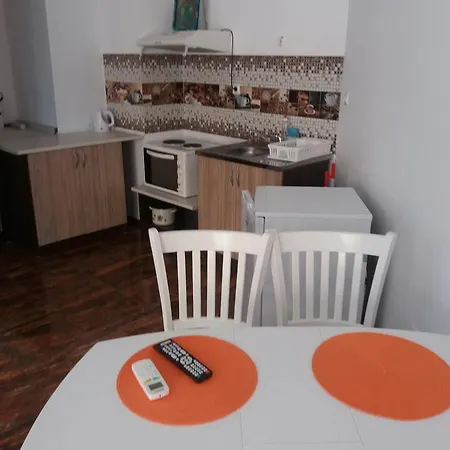 Doinovi Appartement